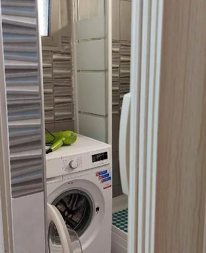 With Oleg C17 Lejlighed