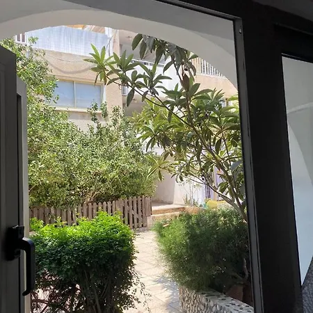 With Oleg C17 Appartement